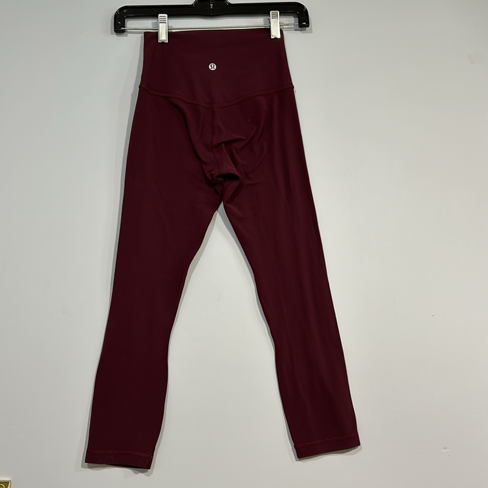 LULULEMON WOMENS BURGUNDY CROPPED LEGGINGS CROPPED HIGH RISE SZ 2 - Picture 2 of 8